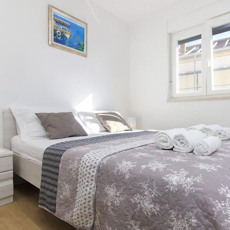 Apartments Luka فوديس الغرفة الصورة