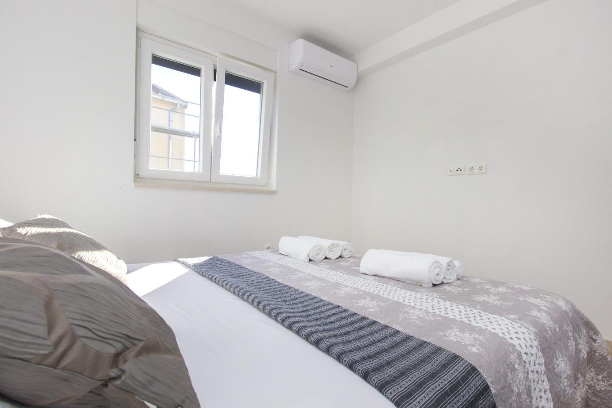 Apartments Luka فوديس الغرفة الصورة